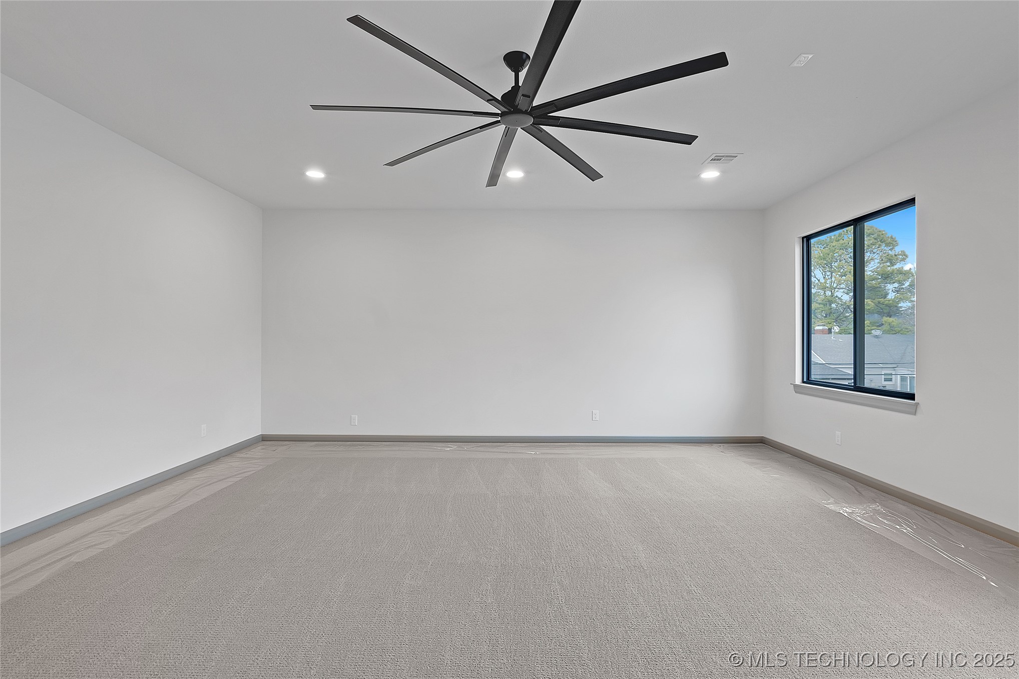 227 E 35th Street Property Photo 55