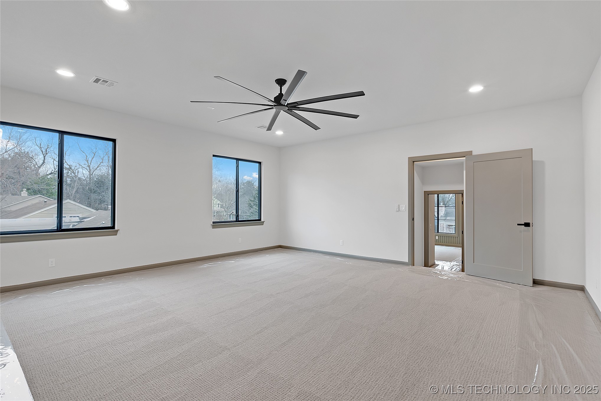 227 E 35th Street Property Photo 56