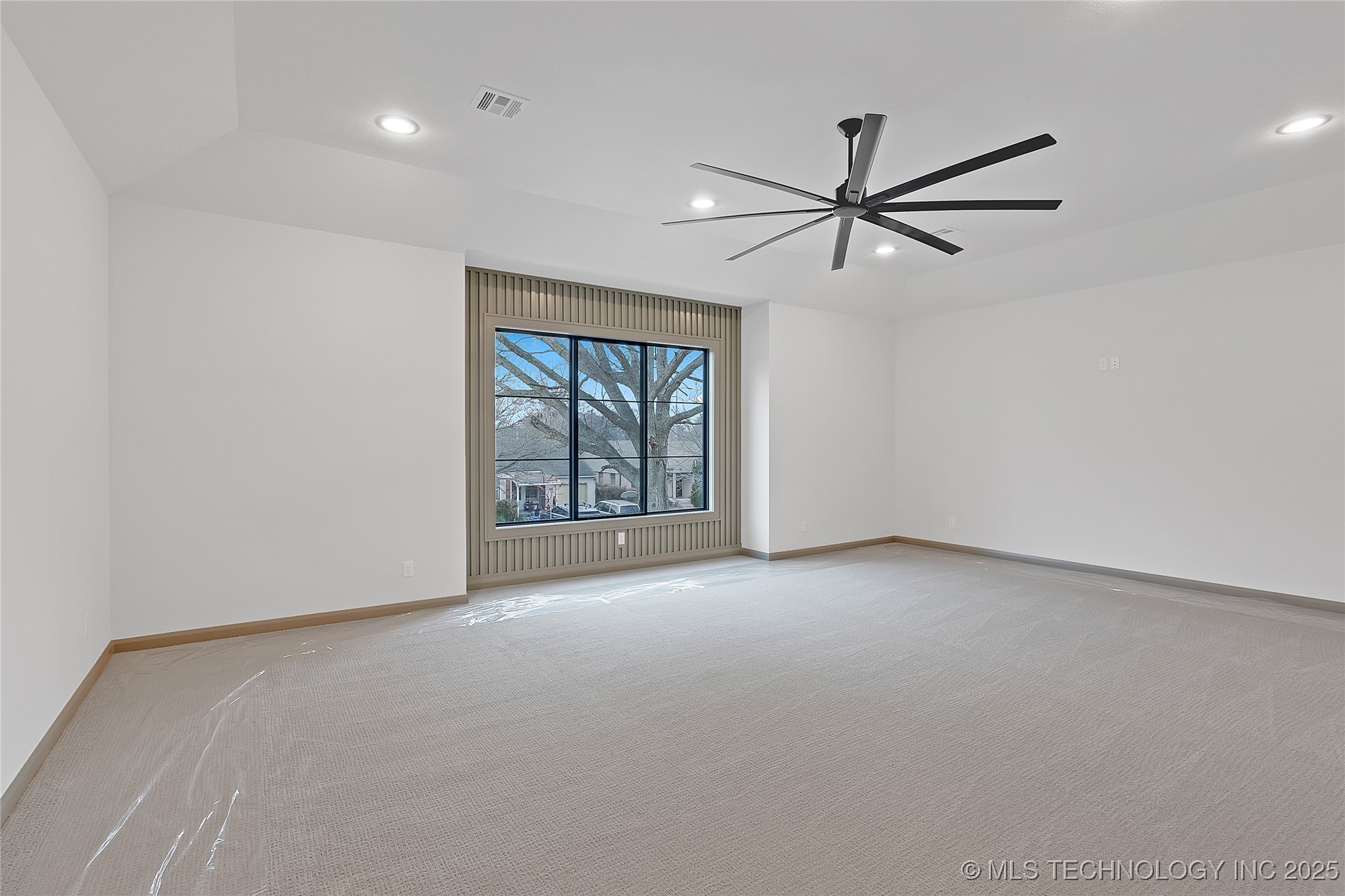 227 E 35th Street Property Photo 62