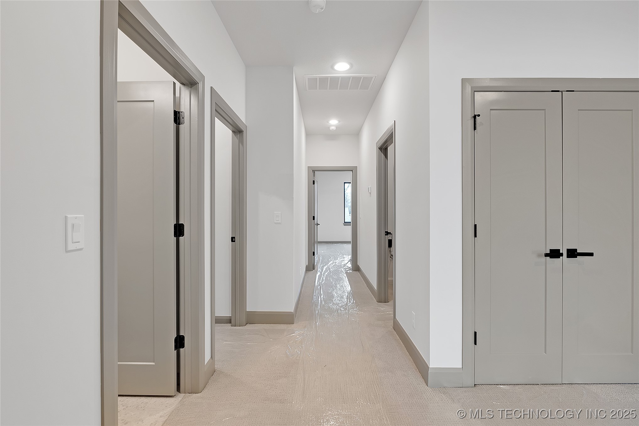 227 E 35th Street Property Photo 66