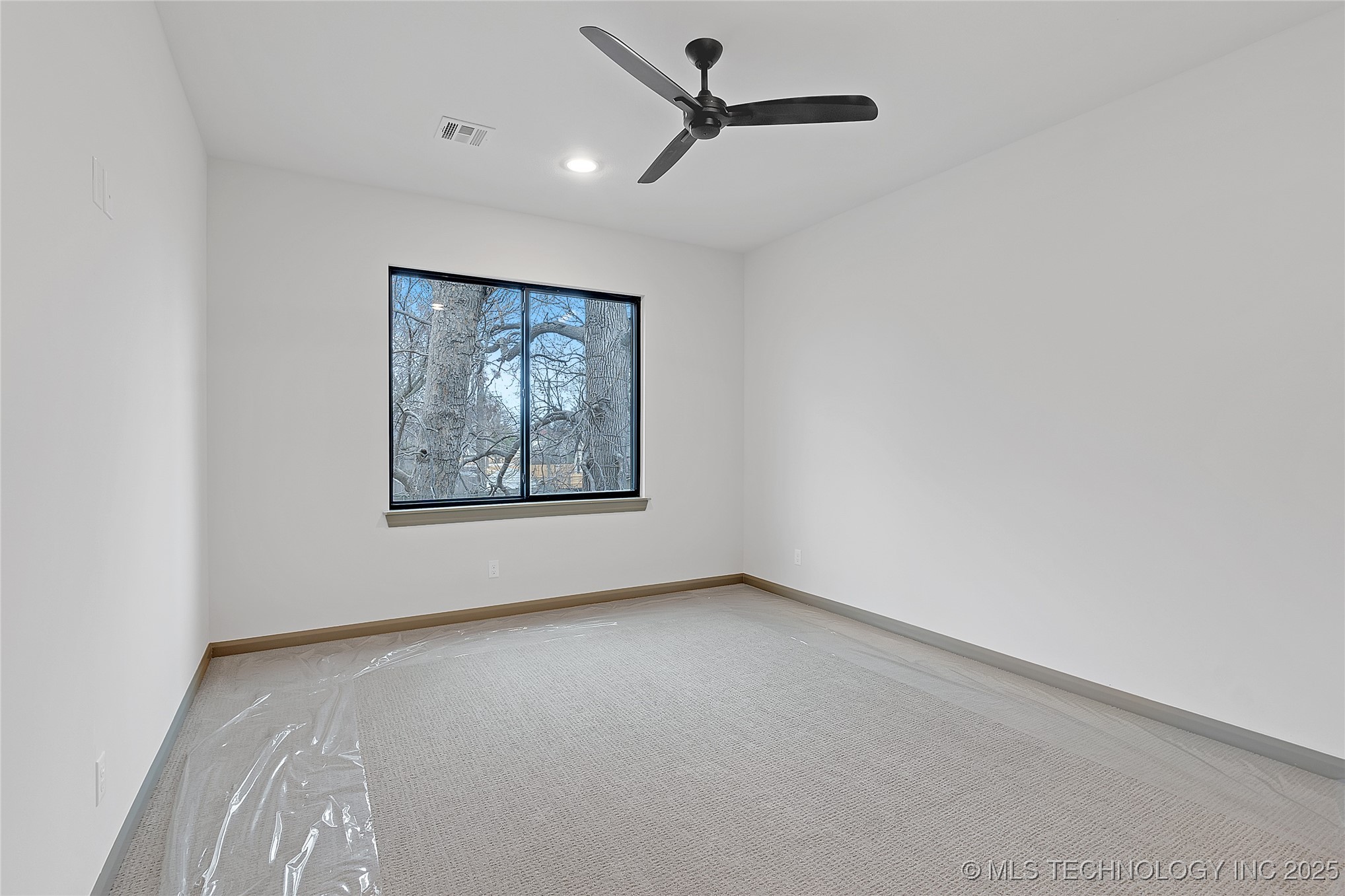 227 E 35th Street Property Photo 67