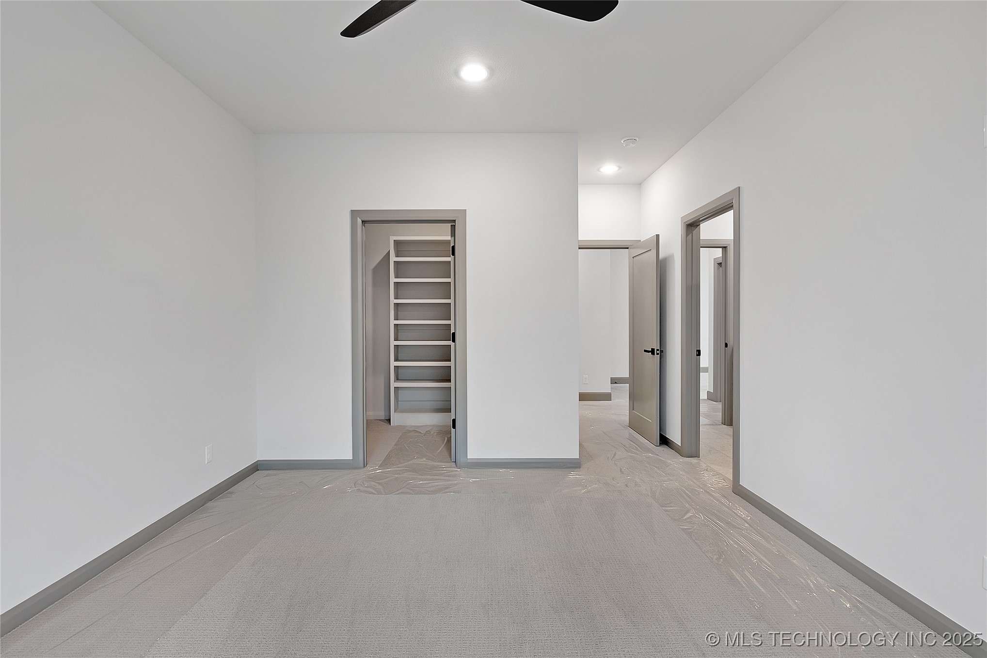 227 E 35th Street Property Photo 68