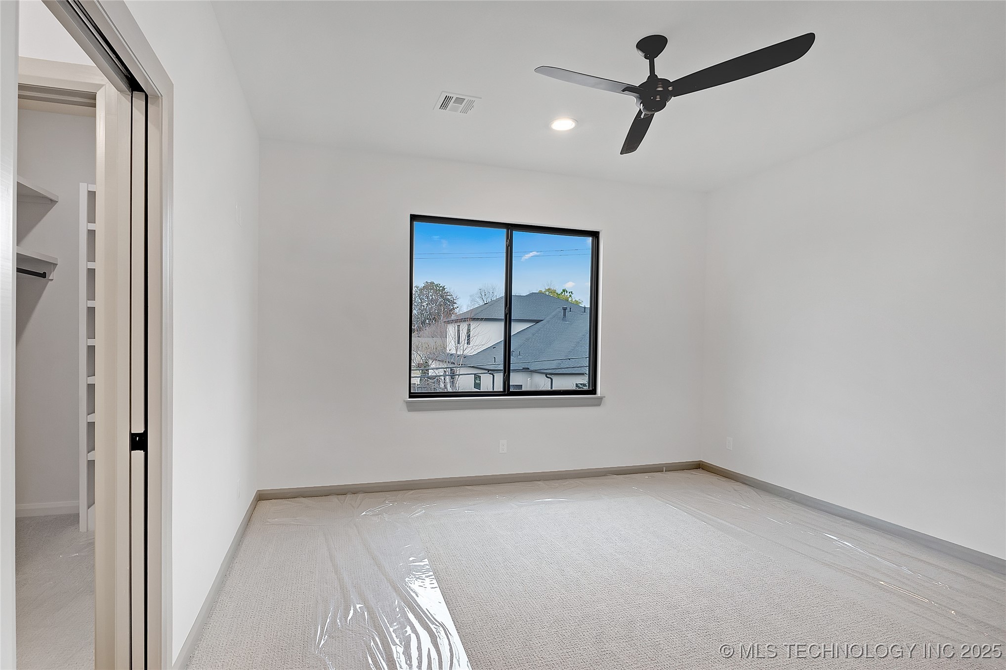 227 E 35th Street Property Photo 70