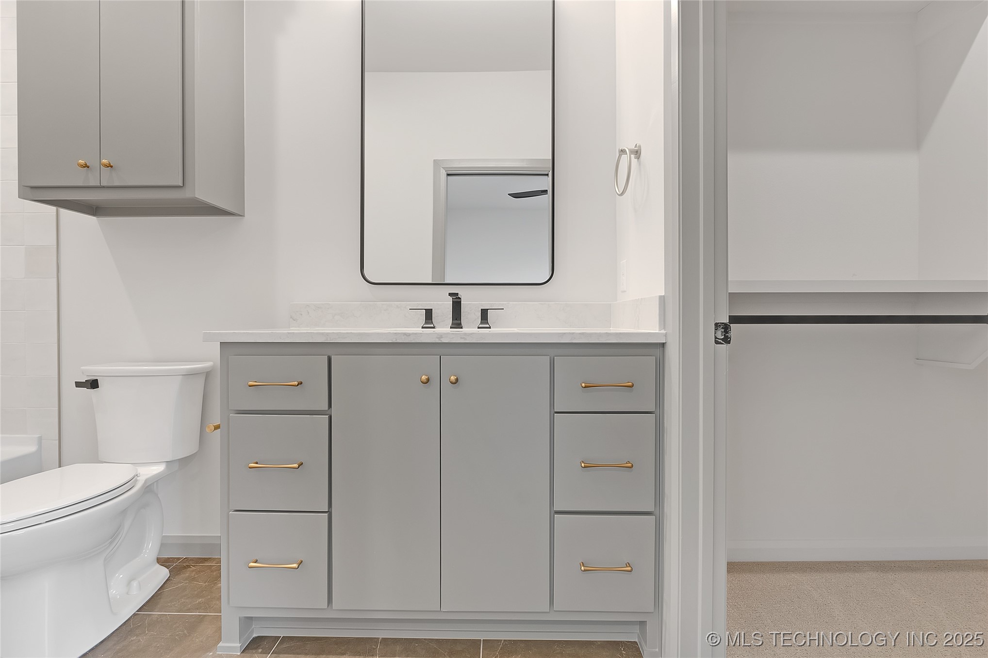 227 E 35th Street Property Photo 73