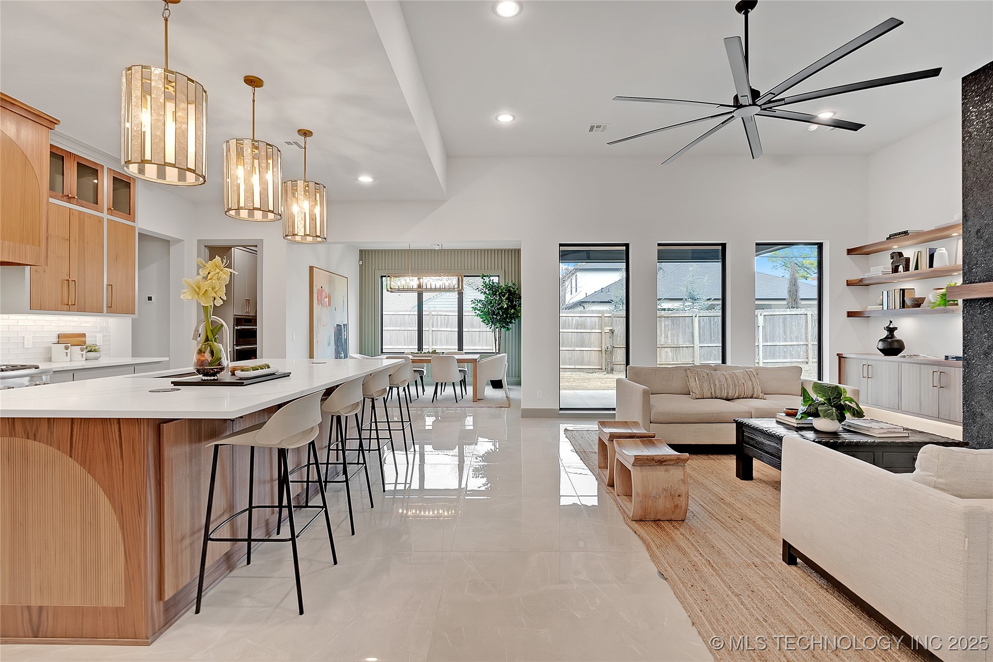 227 E 35th Street Property Photo 75