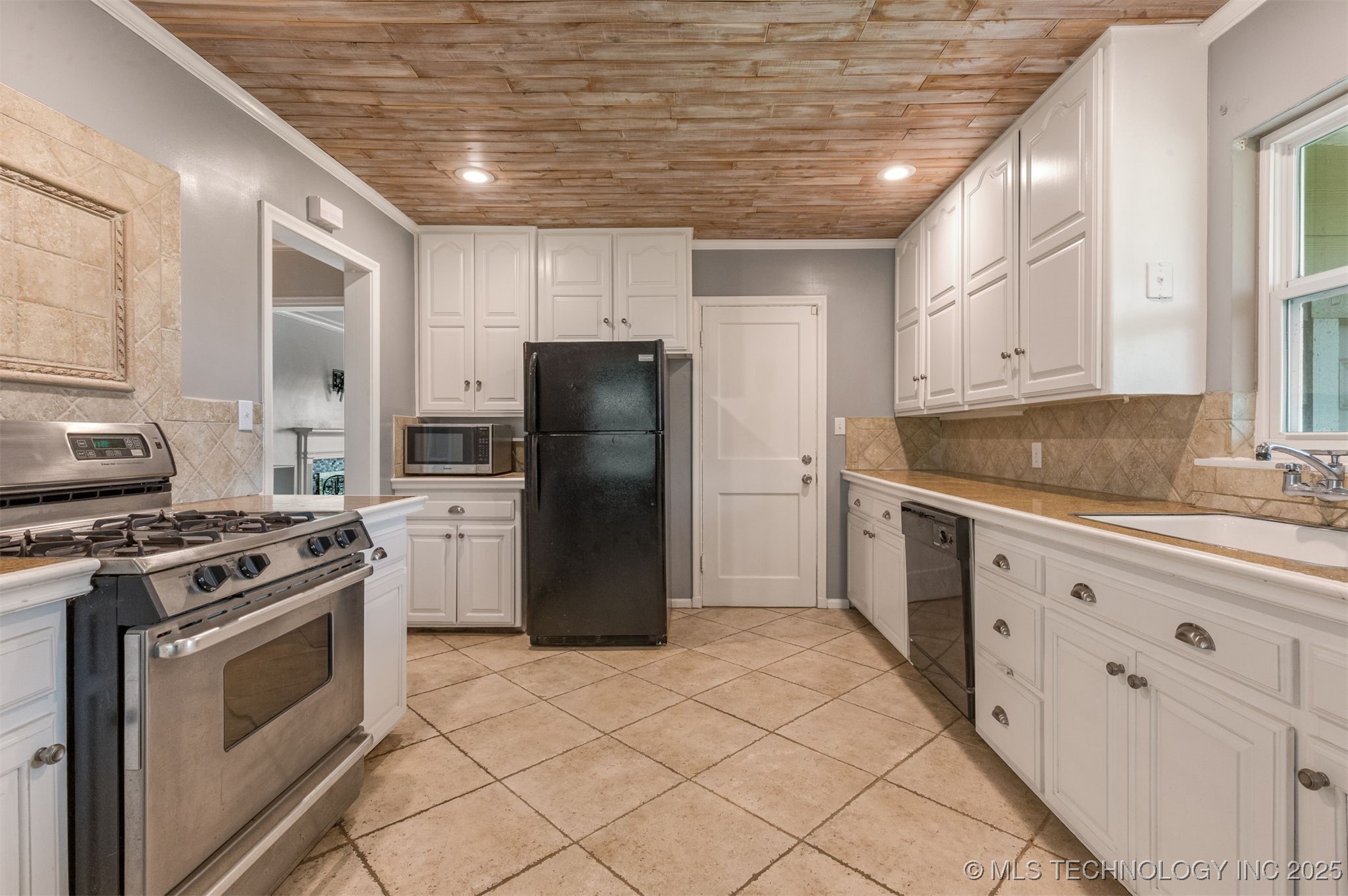 2105 S Louisville Avenue Property Photo 6