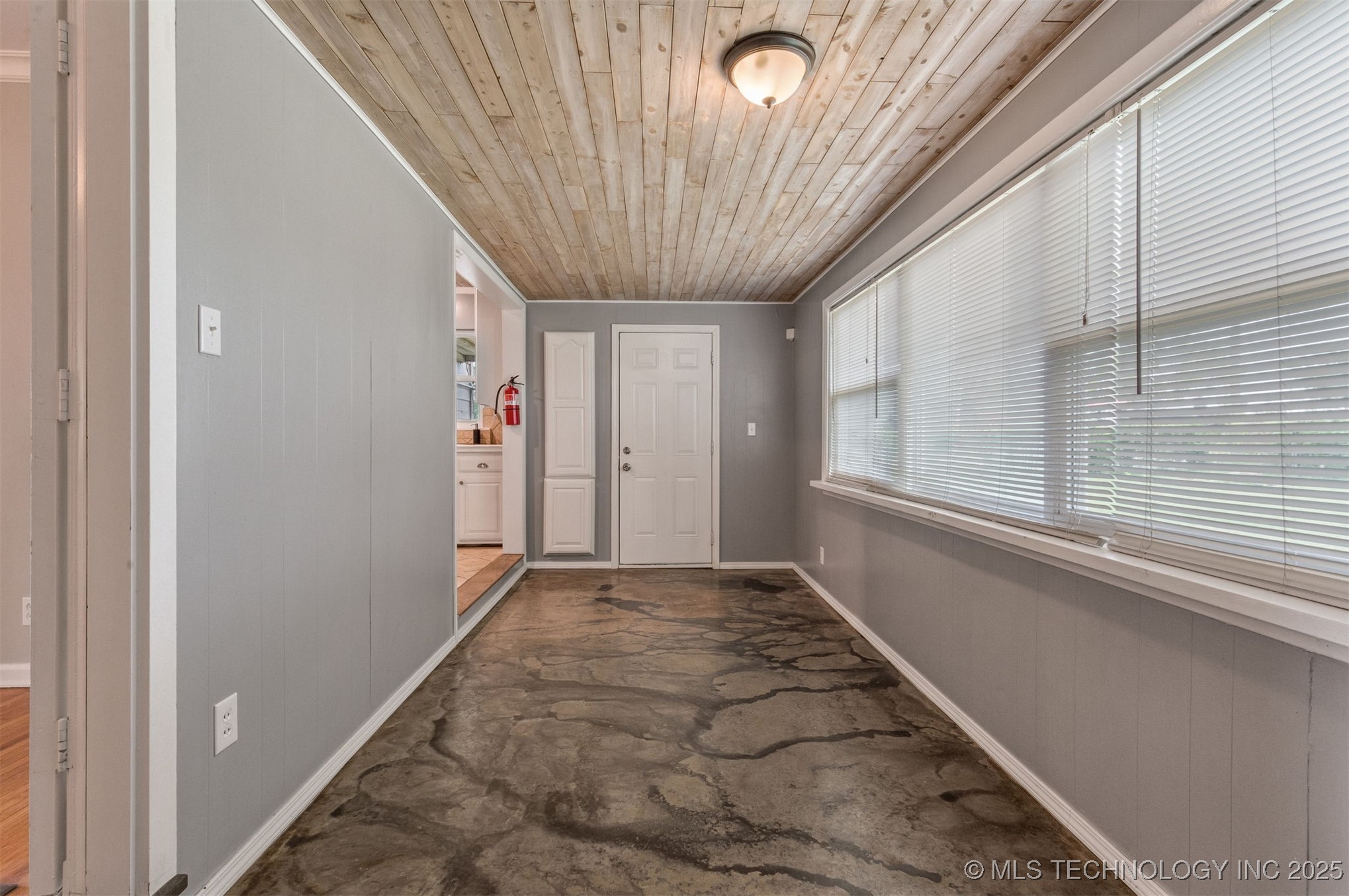 2105 S Louisville Avenue Property Photo 18