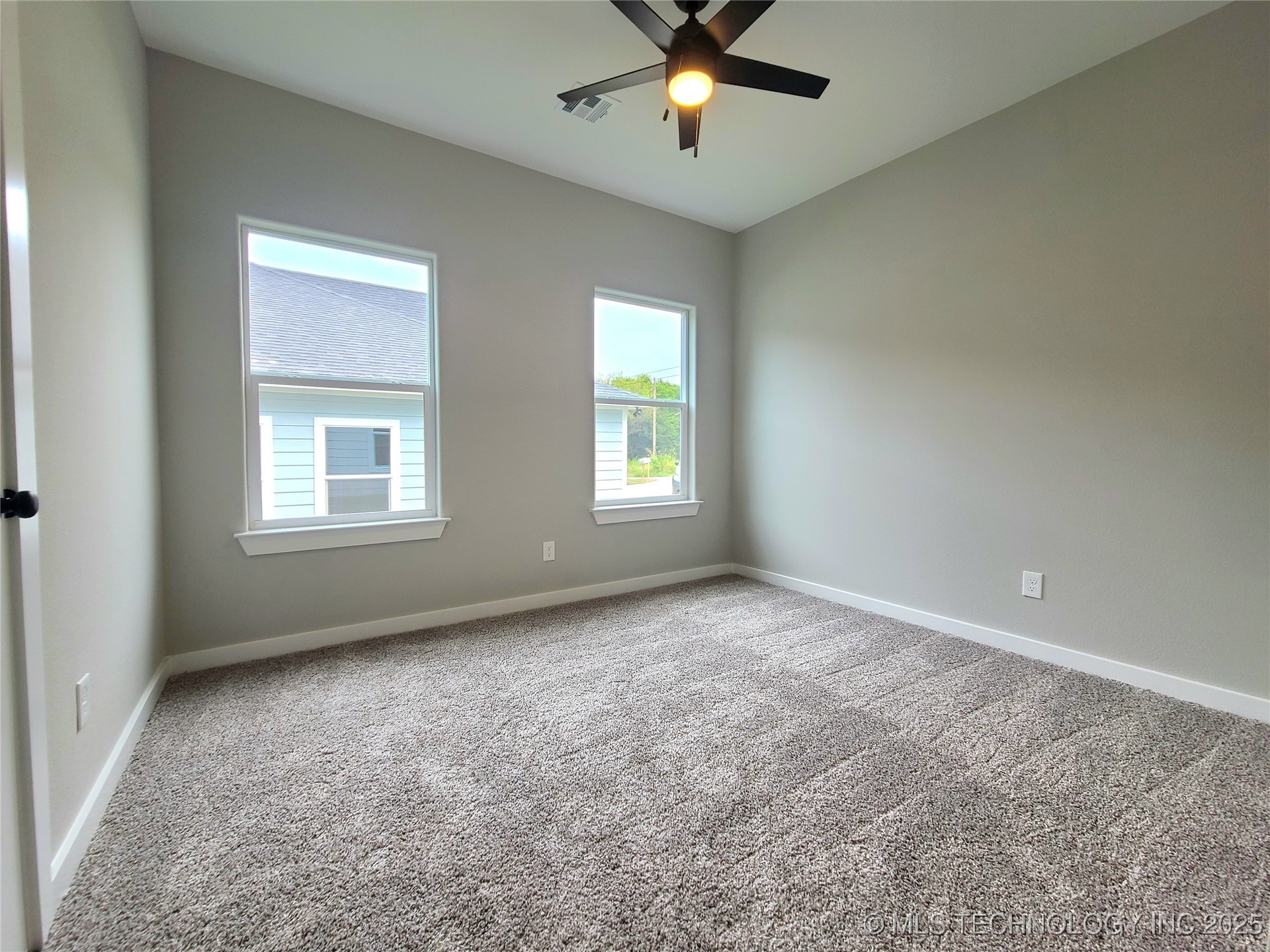 131 S Mclean Drive Property Photo 10