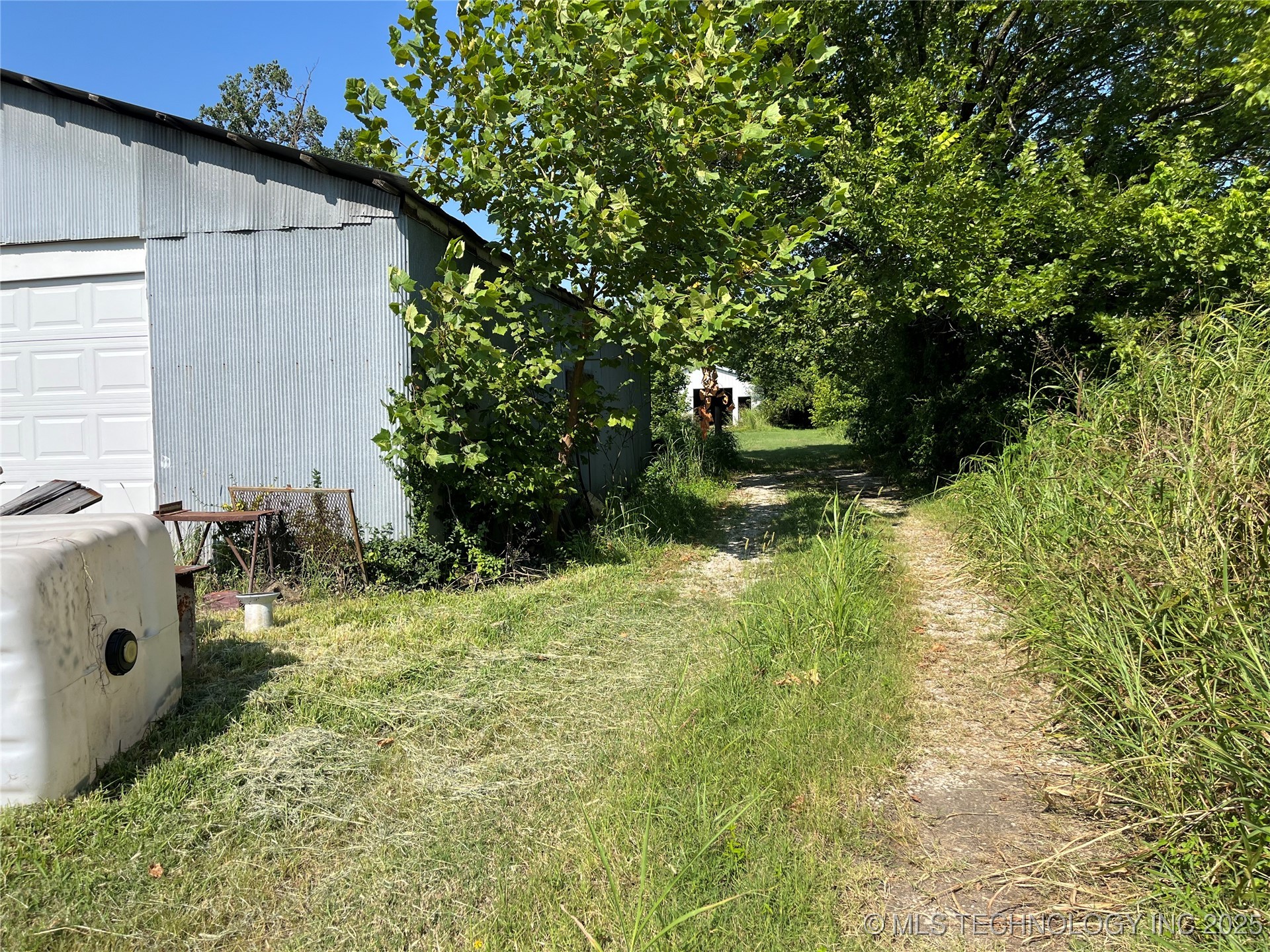 8588 N Cincinnati Avenue Property Photo 7