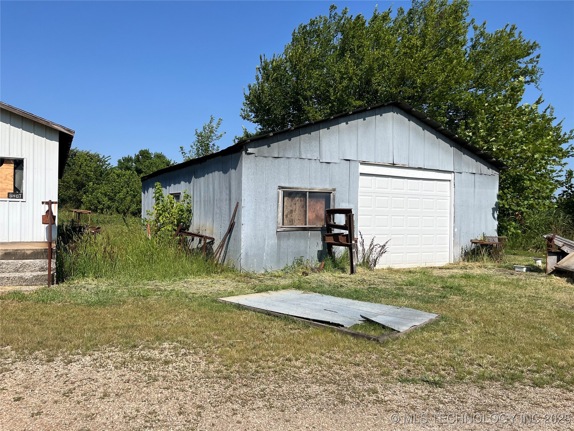 8588 N Cincinnati Avenue Property Photo 9
