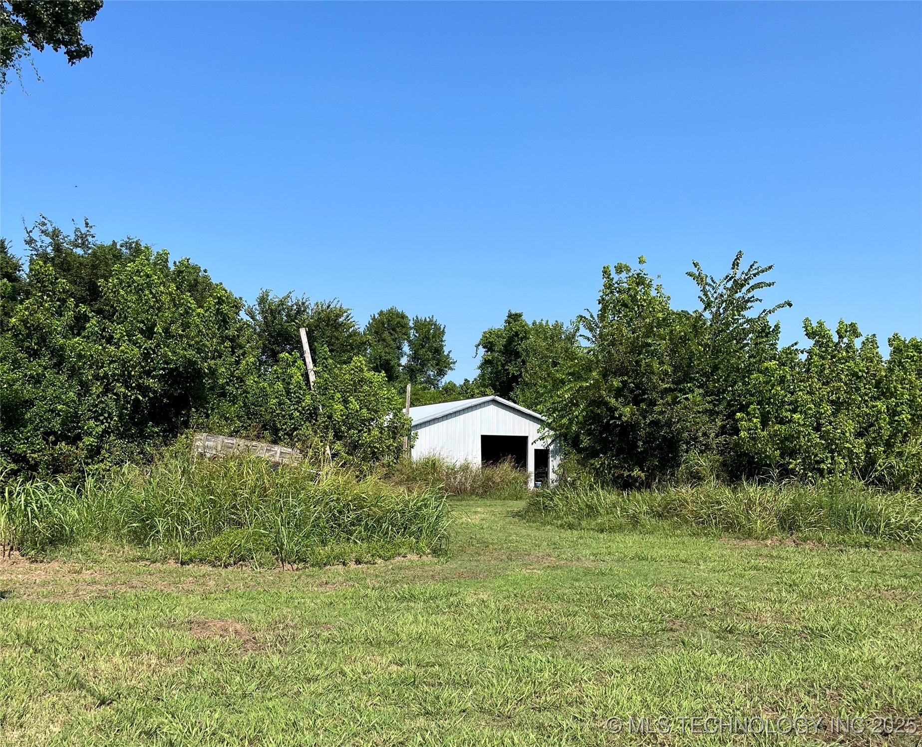 8588 N Cincinnati Avenue Property Photo 12