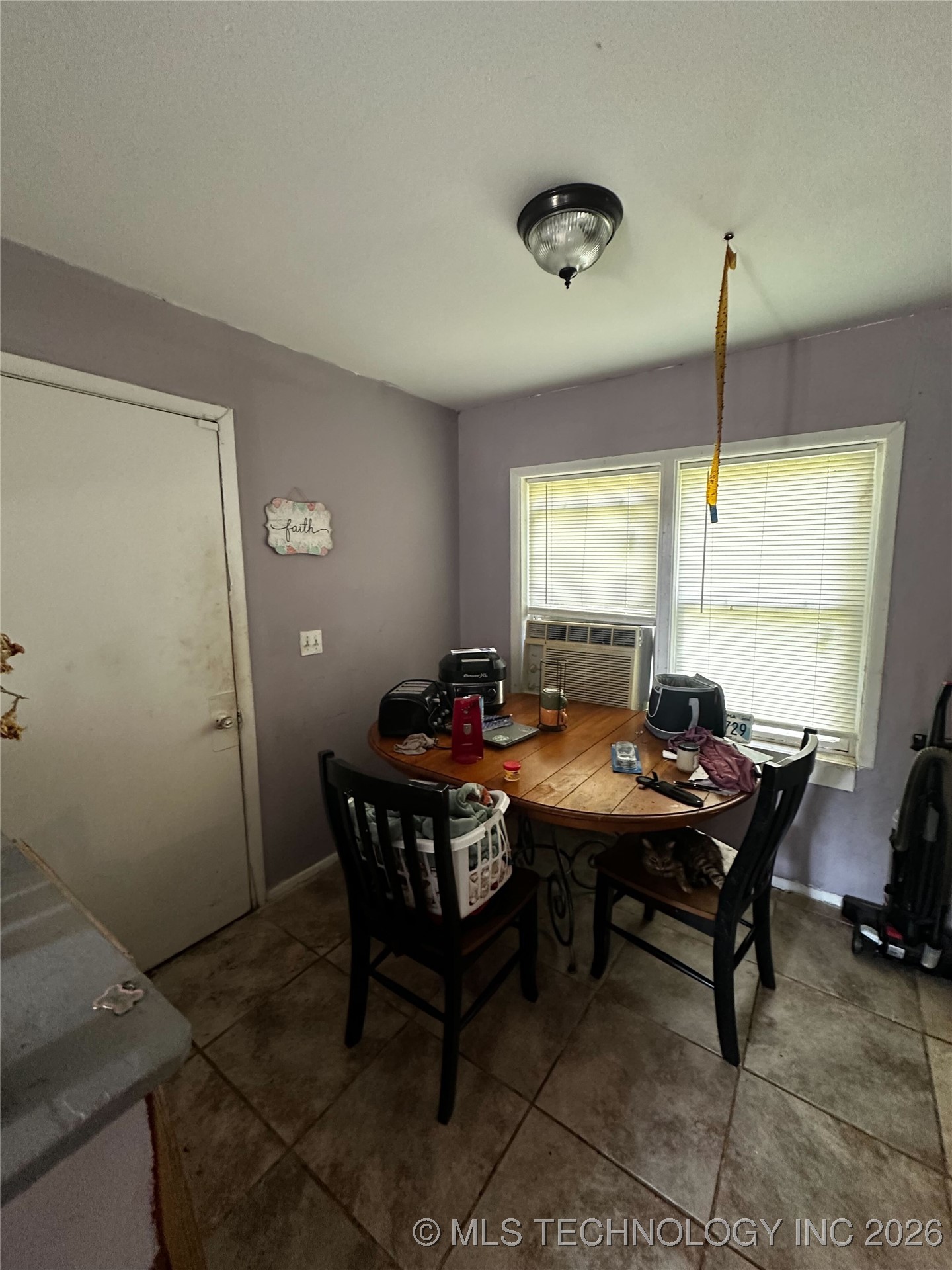 223 E 52nd Street N Property Photo 4