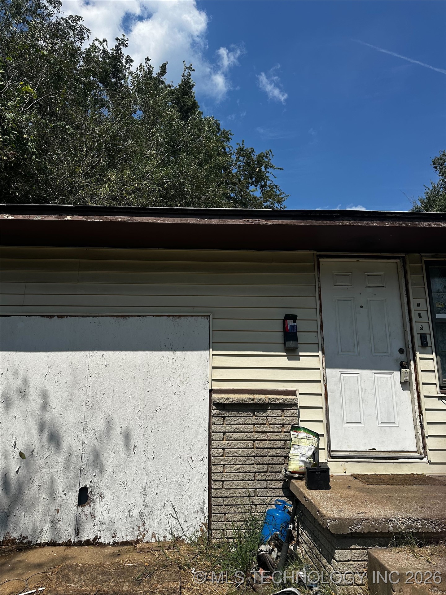 223 E 52nd Street N Property Photo 10