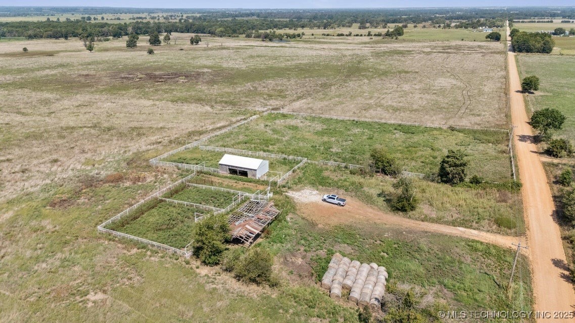 46225 E 200 Road Property Photo 3