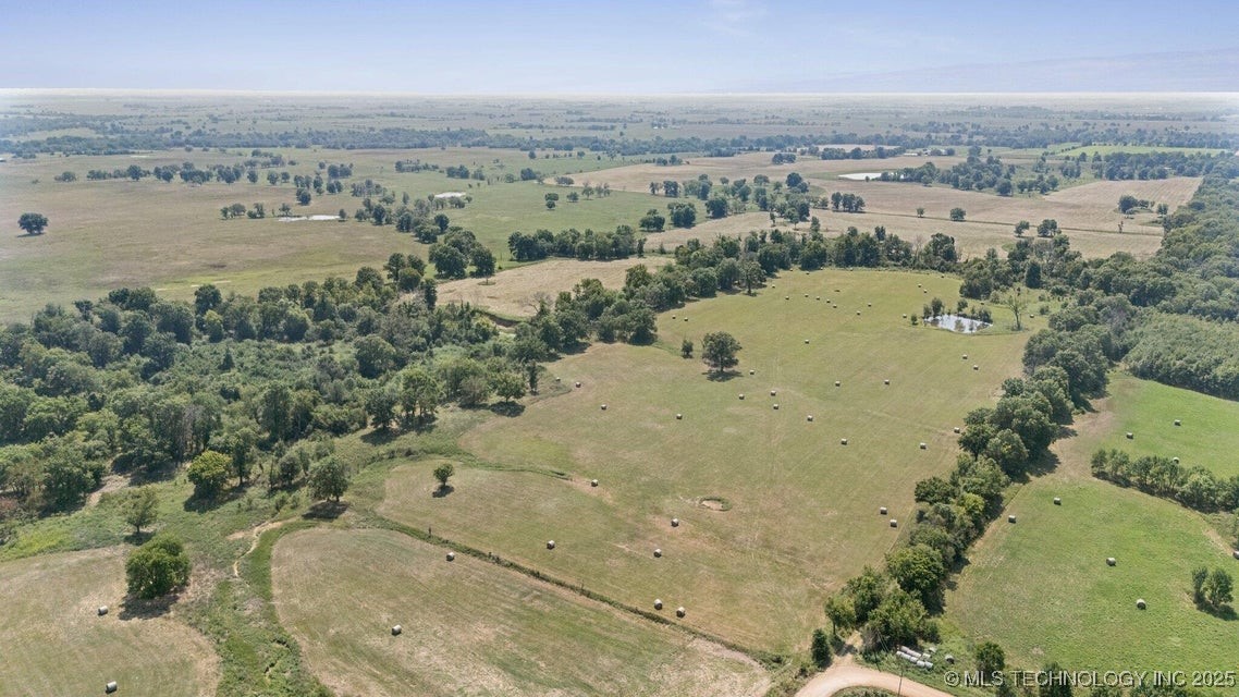 46225 E 200 Road Property Photo 8