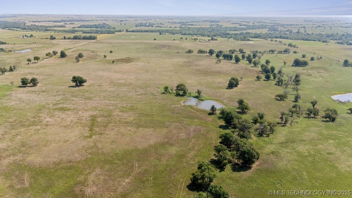 46225 E 200 Road Property Photo 9