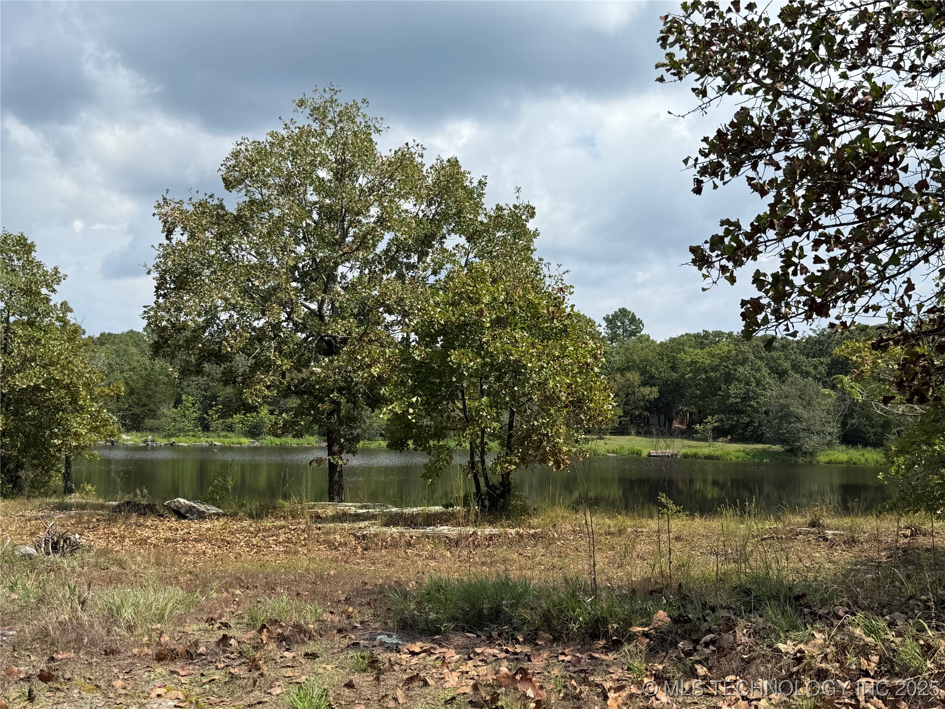 319 Lake Drive Property Photo 2