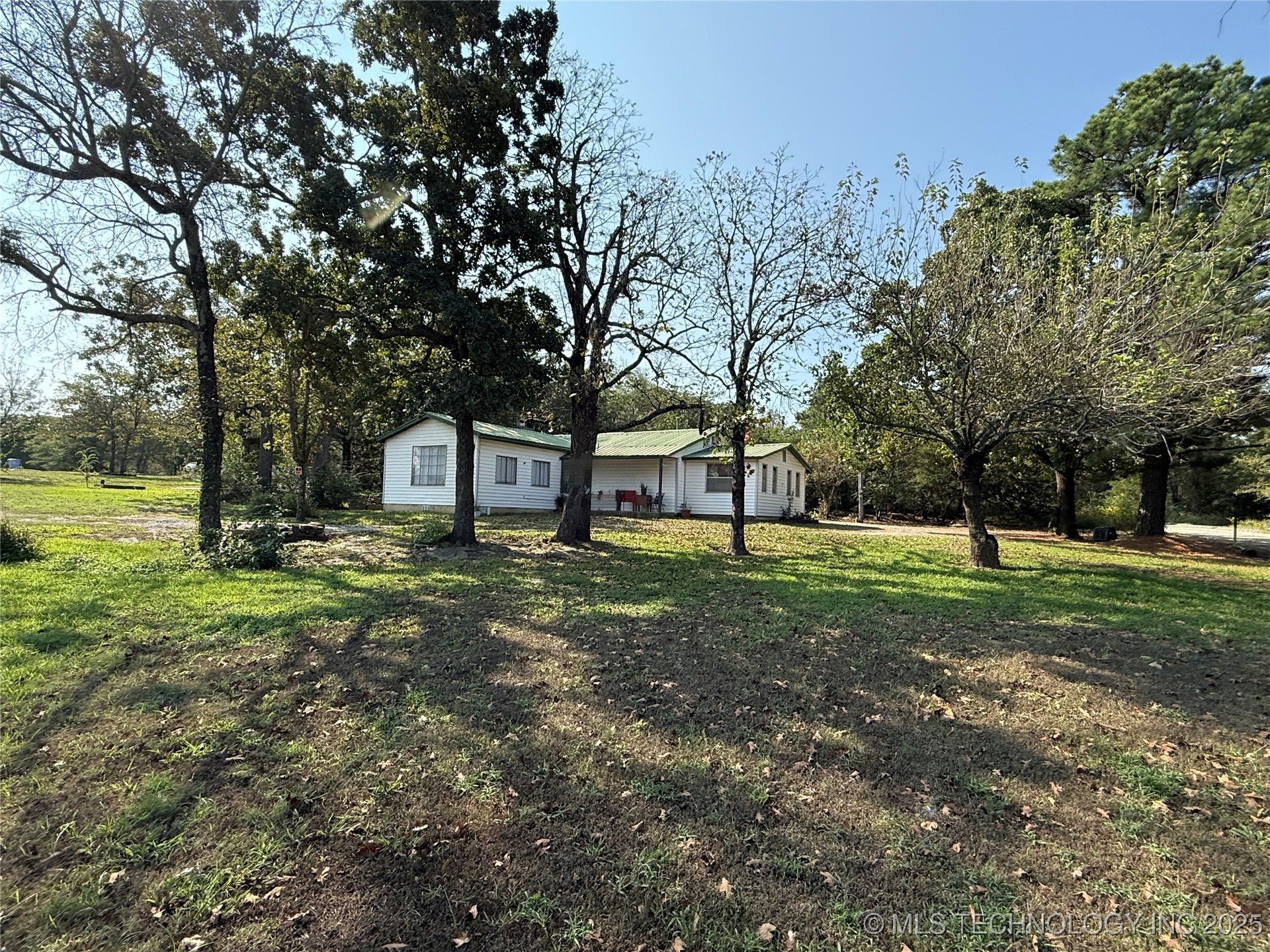 319 Lake Drive Property Photo 4