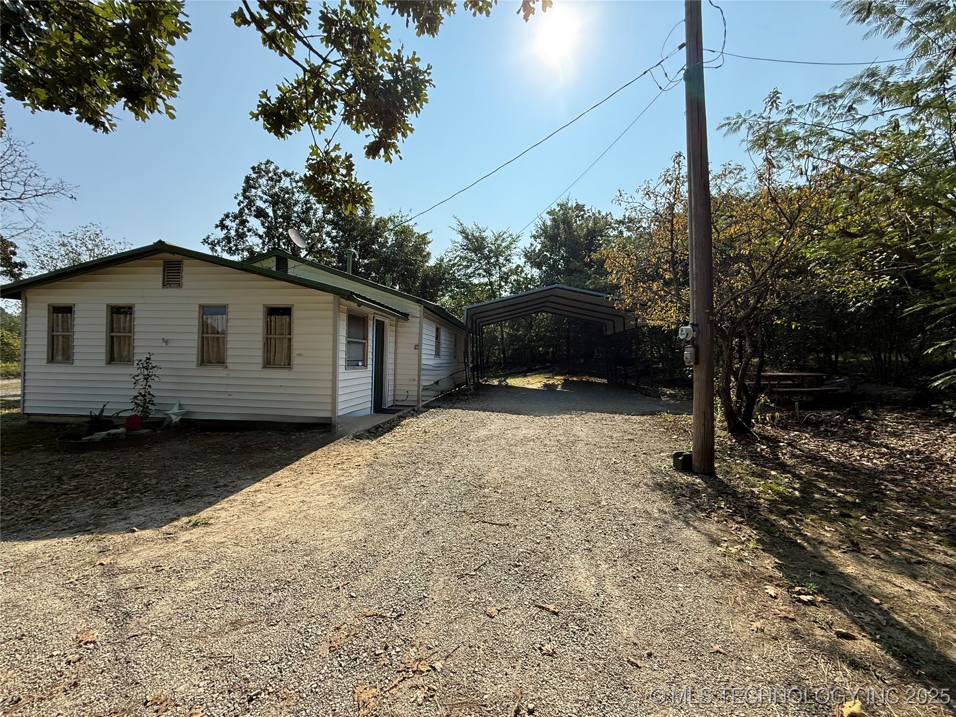 319 Lake Drive Property Photo 5