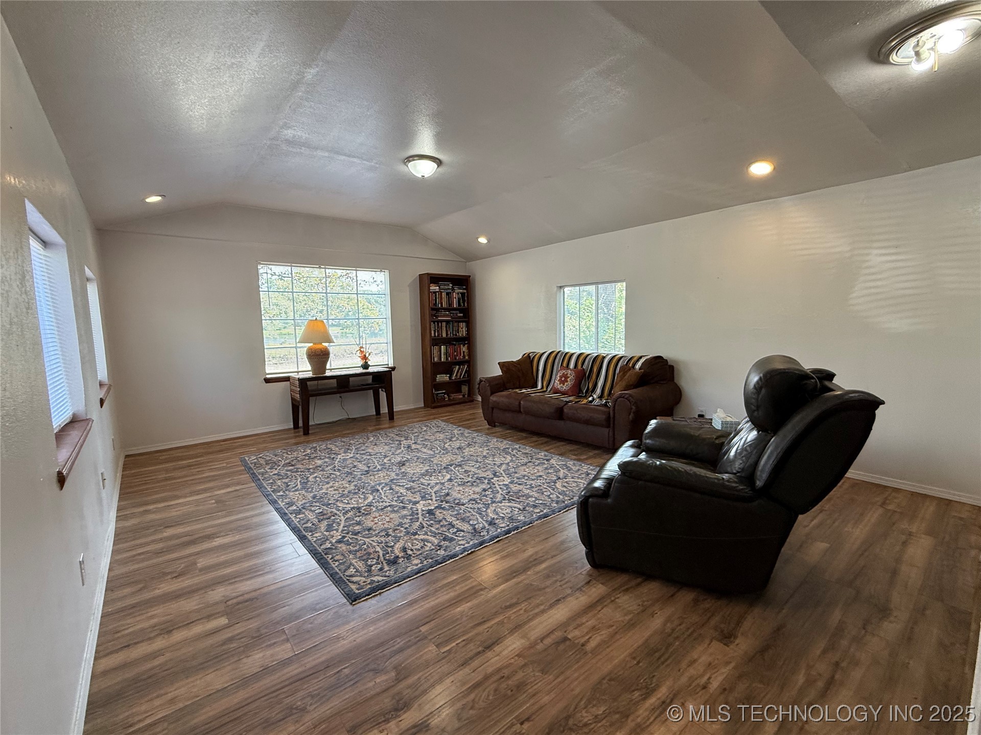 319 Lake Drive Property Photo 9