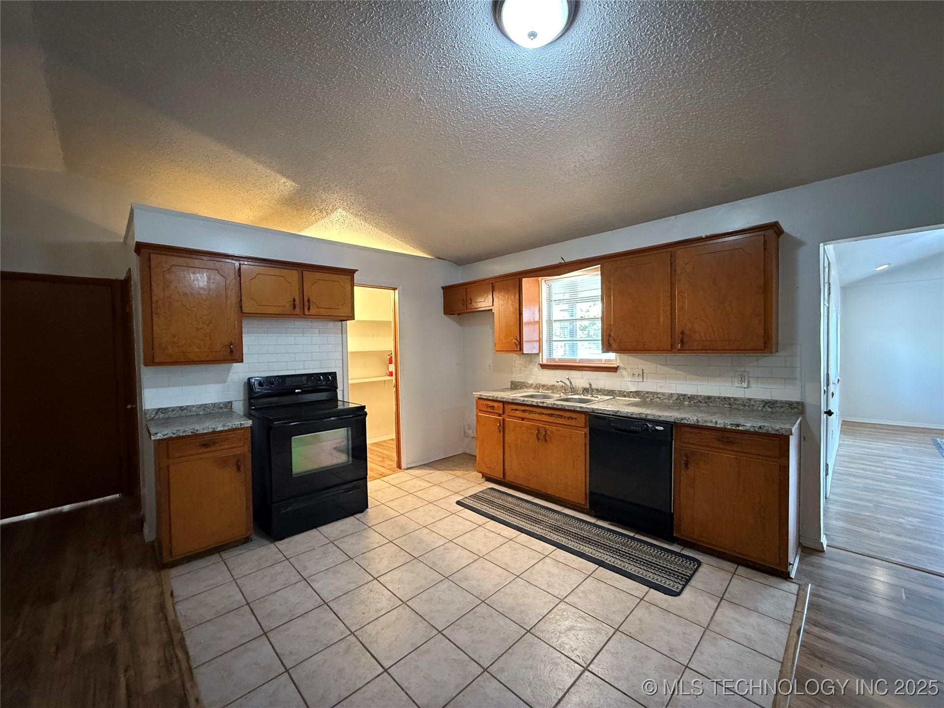 319 Lake Drive Property Photo 11