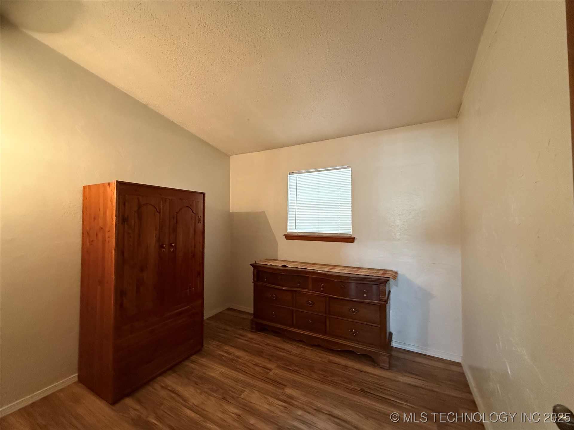 319 Lake Drive Property Photo 20