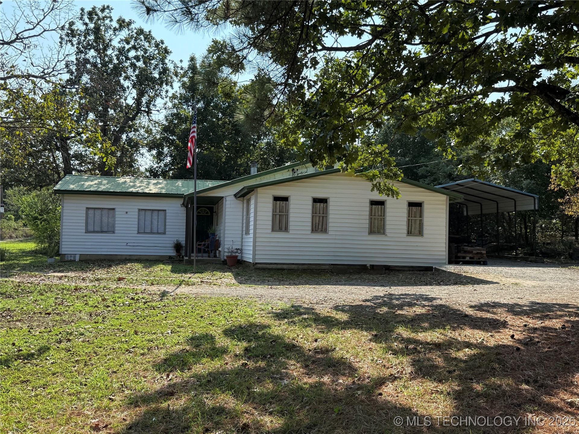 319 Lake Drive Property Photo 23