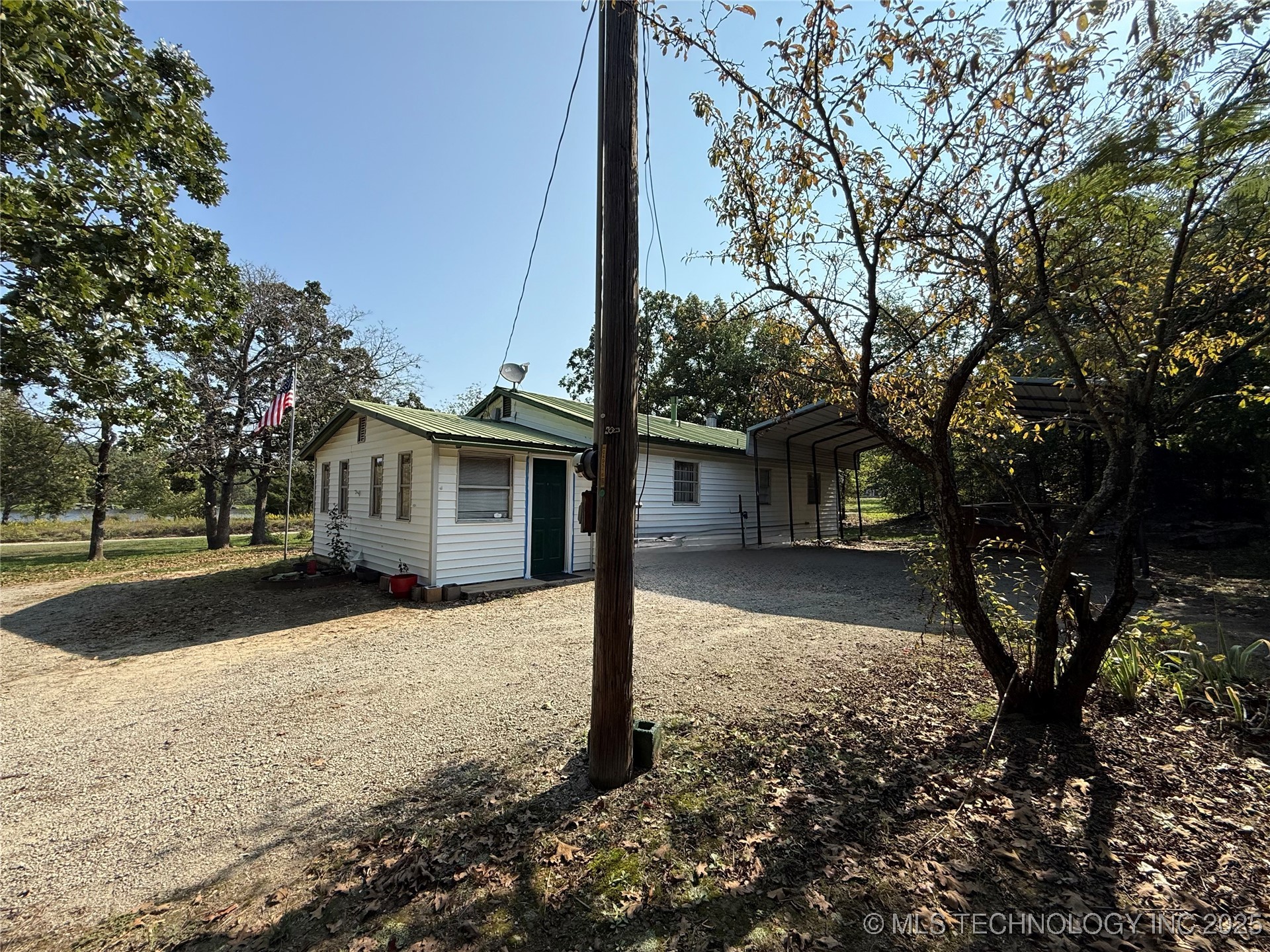 319 Lake Drive Property Photo 27