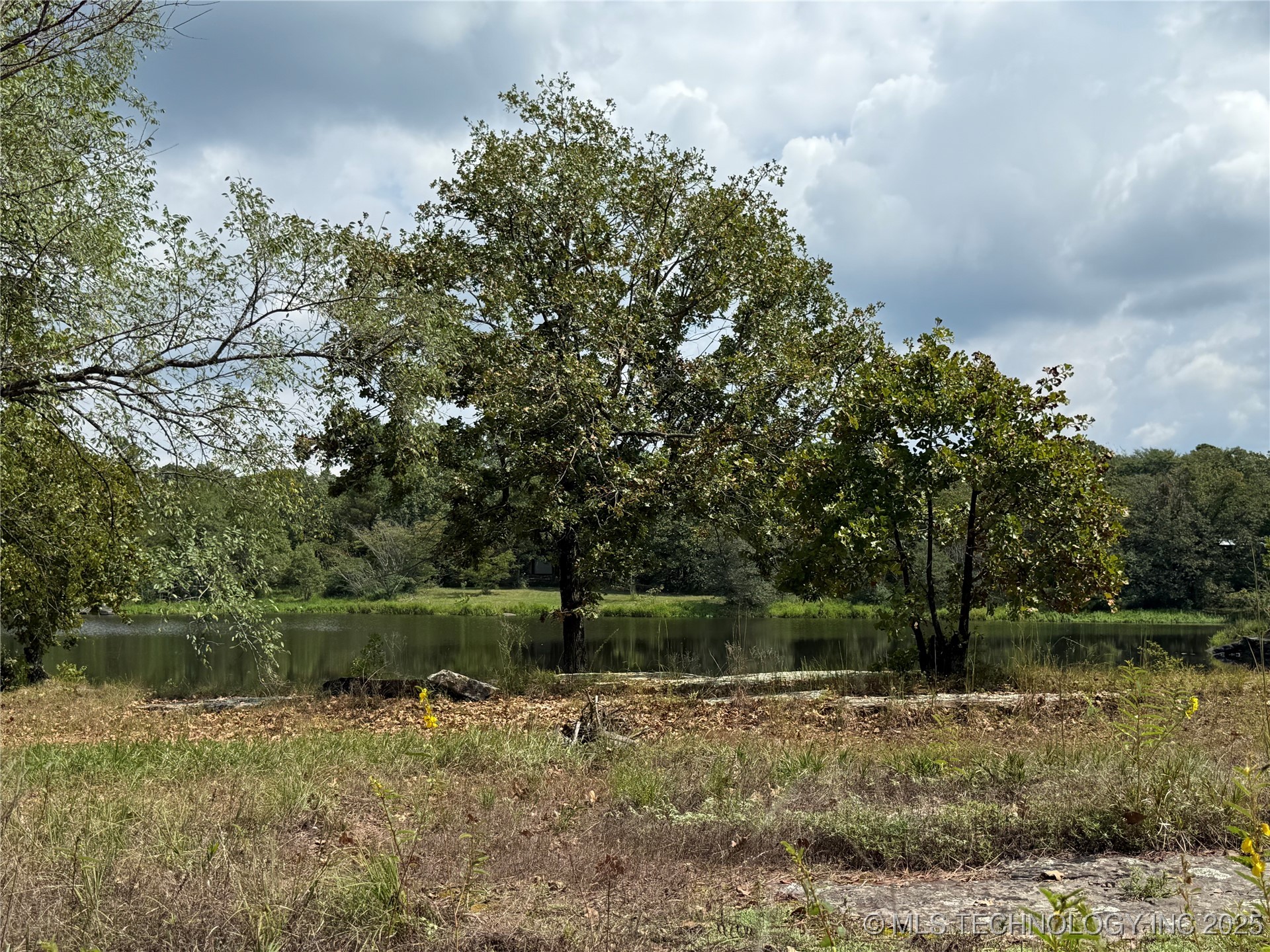 319 Lake Drive Property Photo 29