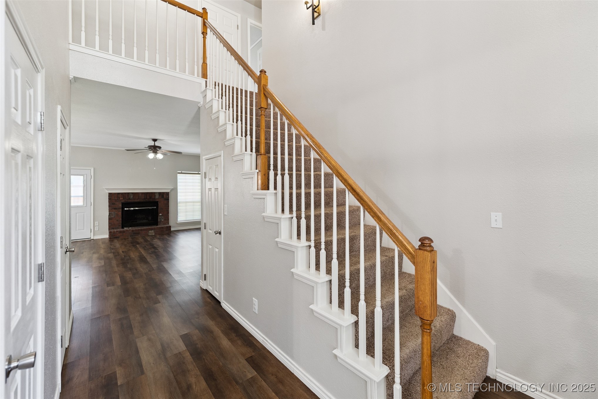 409 N Palm Avenue Property Photo 3