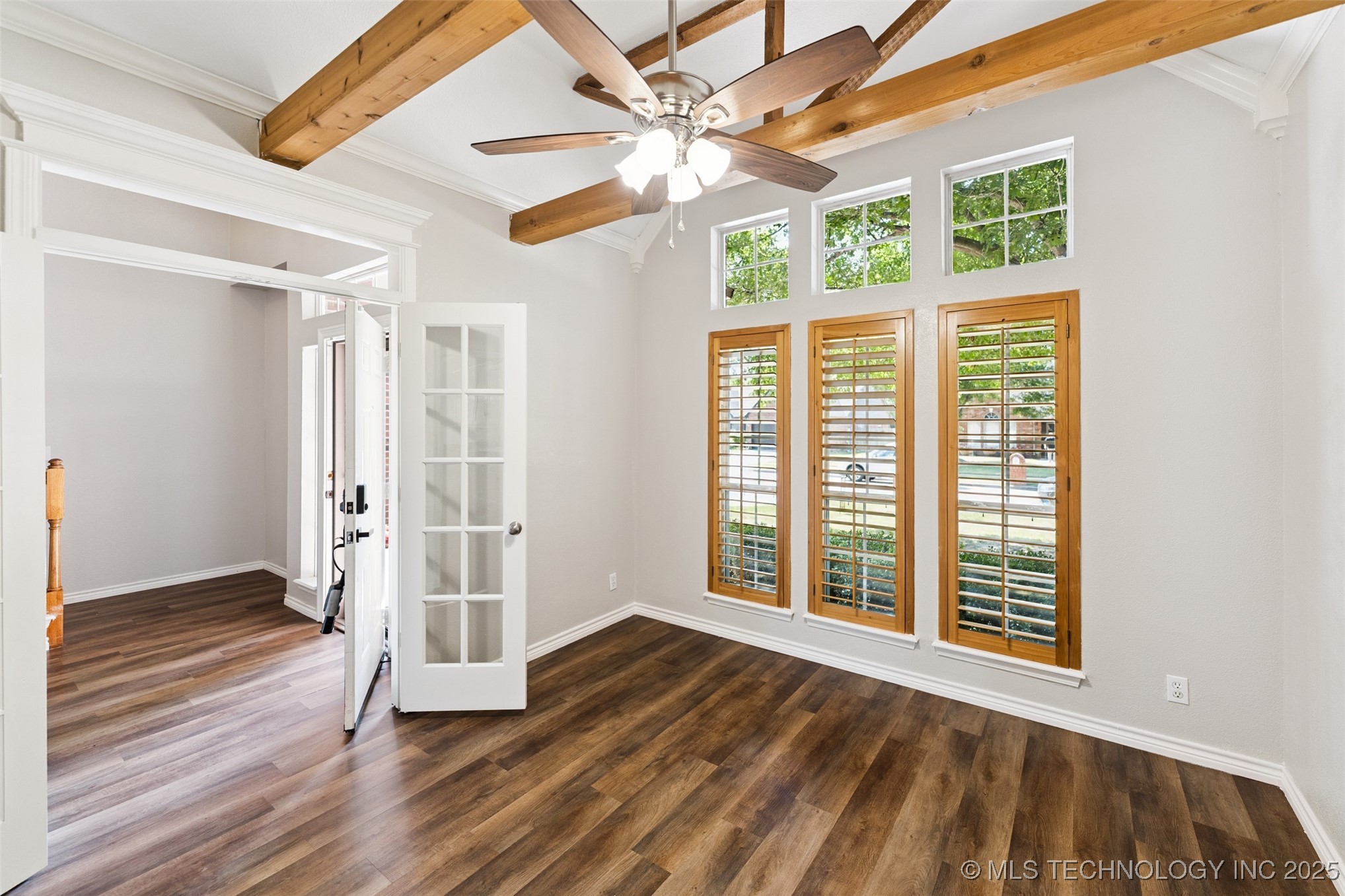 409 N Palm Avenue Property Photo 11