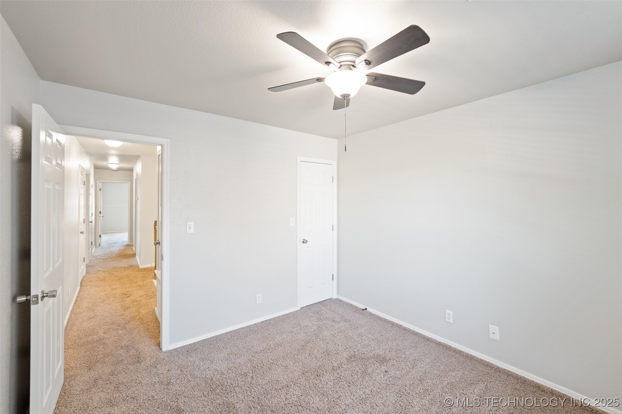 409 N Palm Avenue Property Photo 12