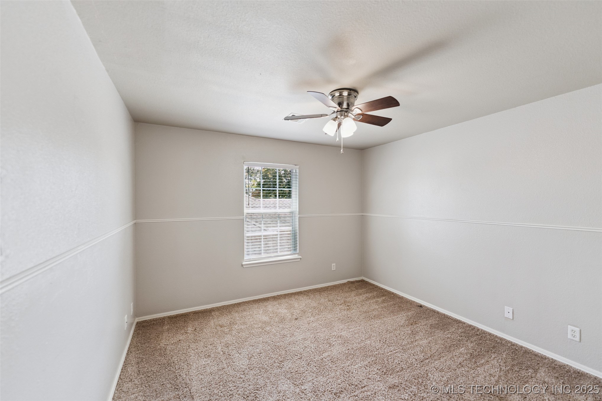 409 N Palm Avenue Property Photo 20