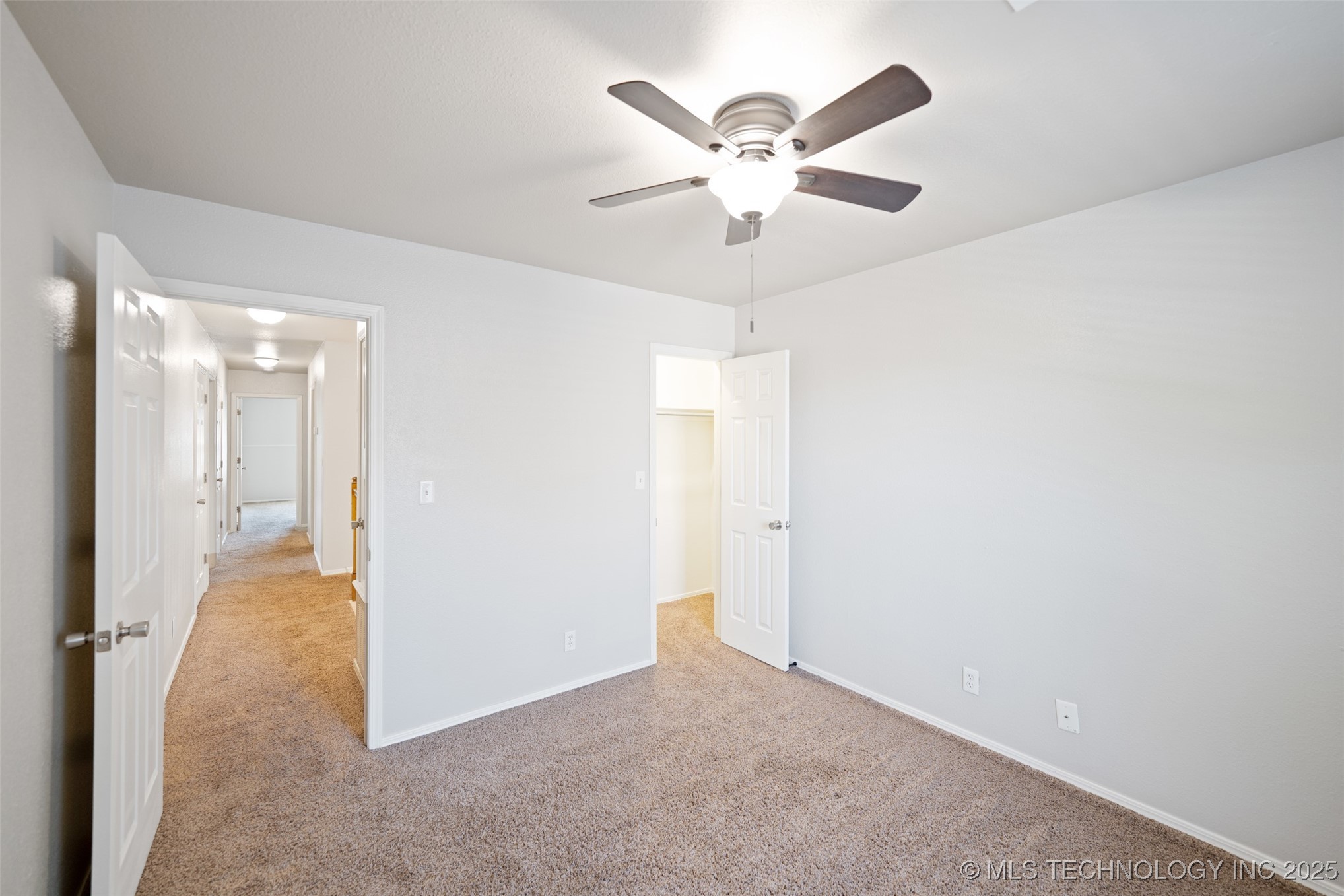 409 N Palm Avenue Property Photo 22