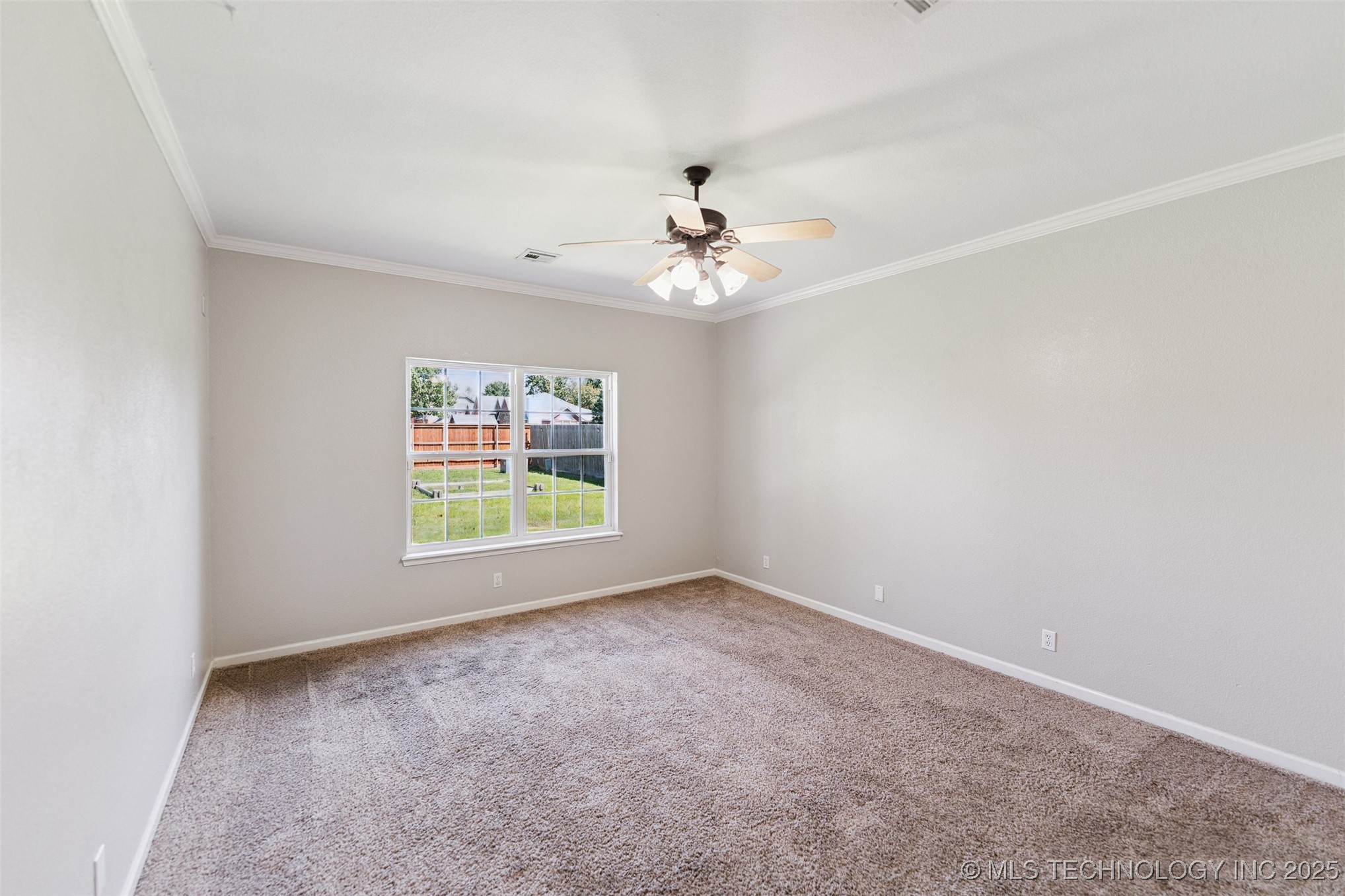 409 N Palm Avenue Property Photo 23