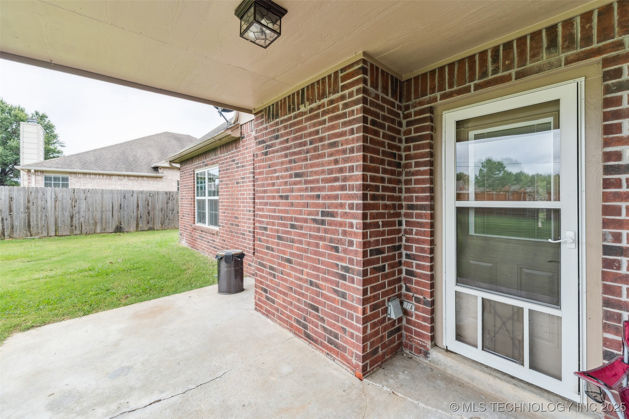 409 N Palm Avenue Property Photo 27