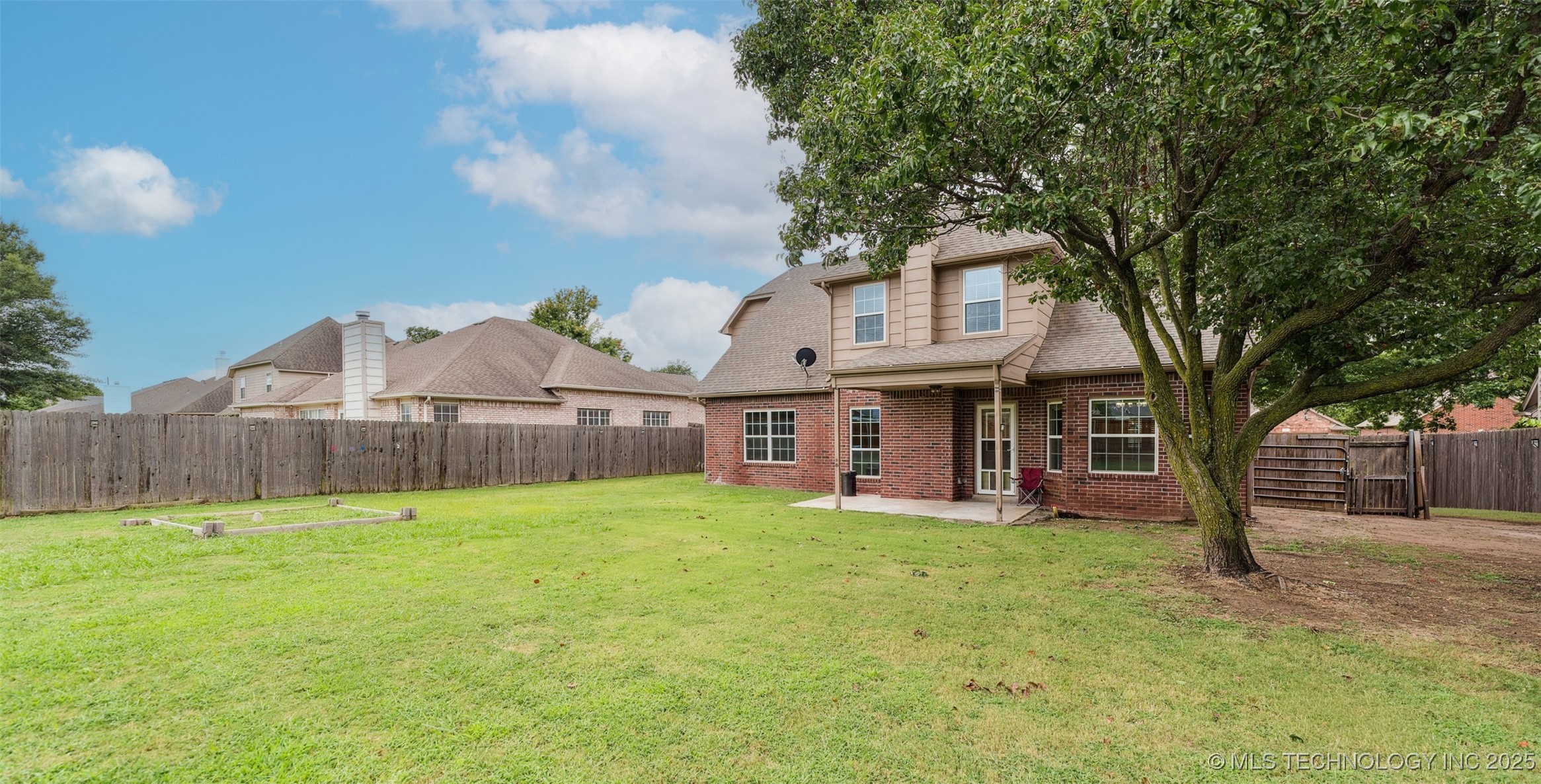 409 N Palm Avenue Property Photo 29