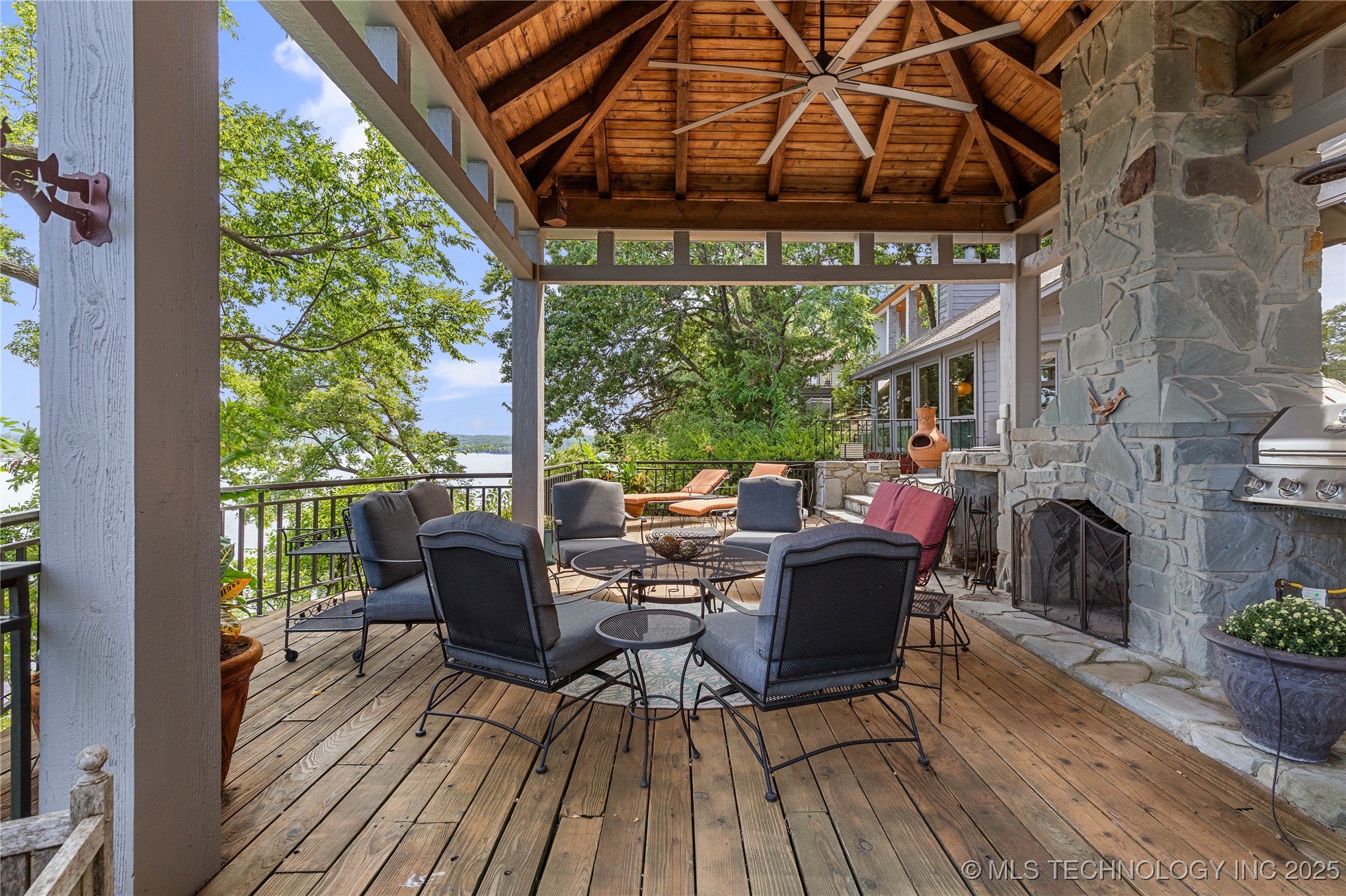 33872 S Coves Drive Property Photo 10