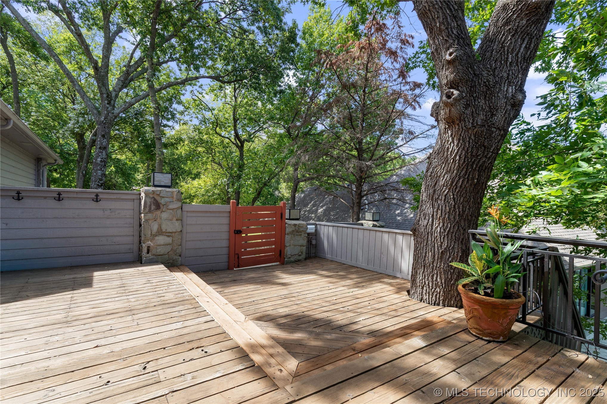 33872 S Coves Drive Property Photo 20