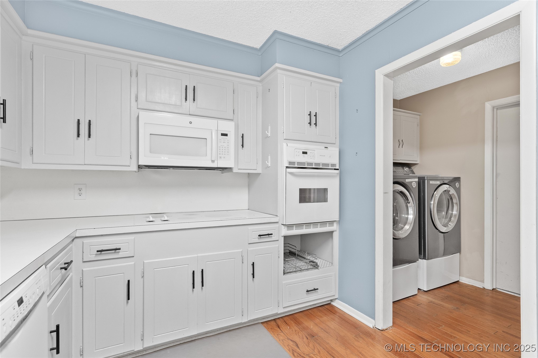 811 Rosewood Property Photo 11