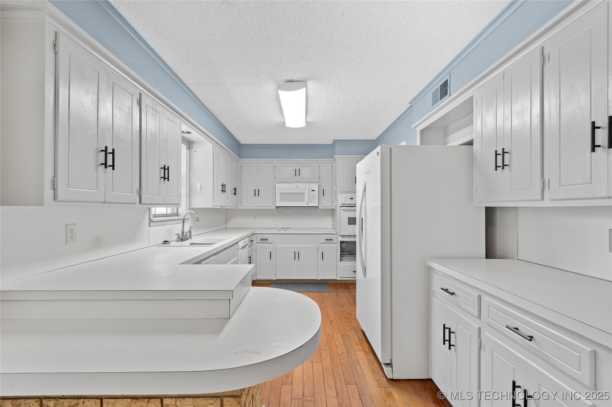 811 Rosewood Property Photo 13