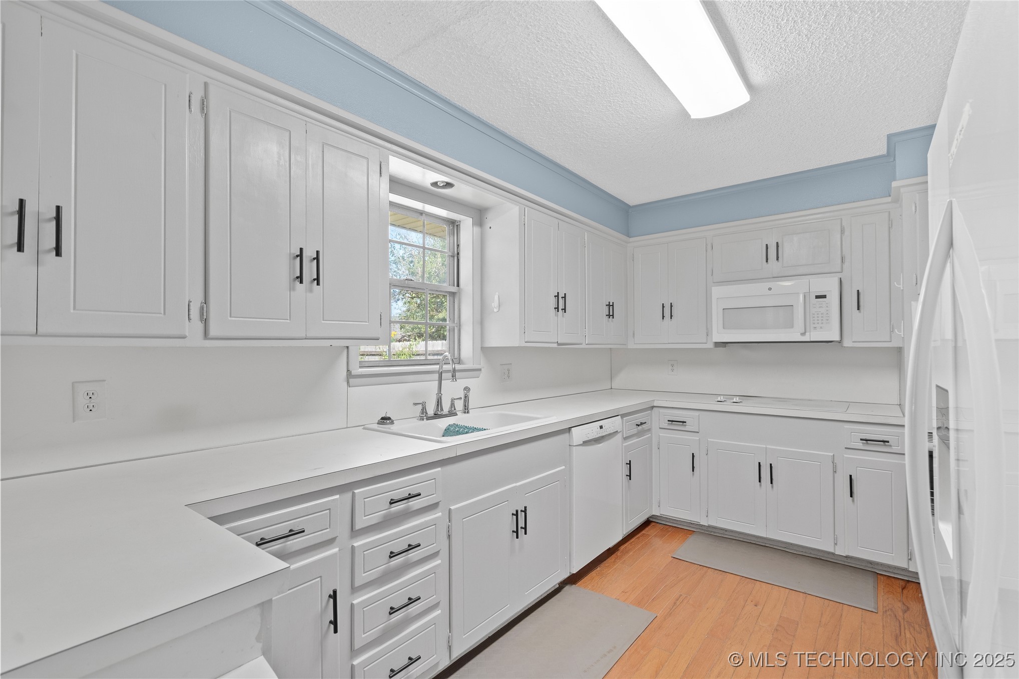 811 Rosewood Property Photo 14