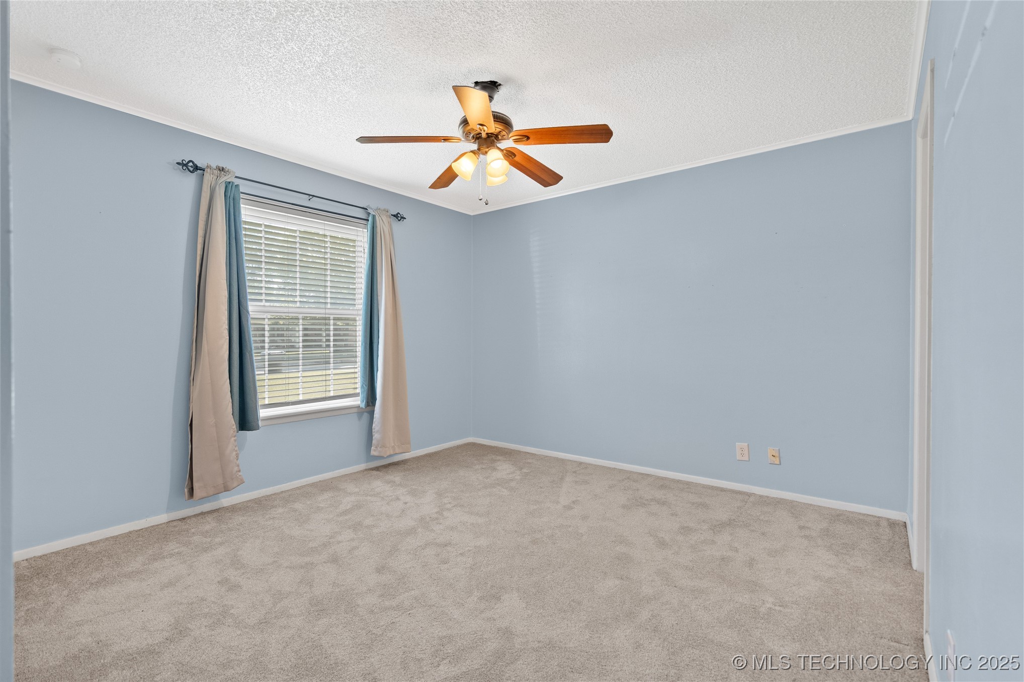 811 Rosewood Property Photo 16