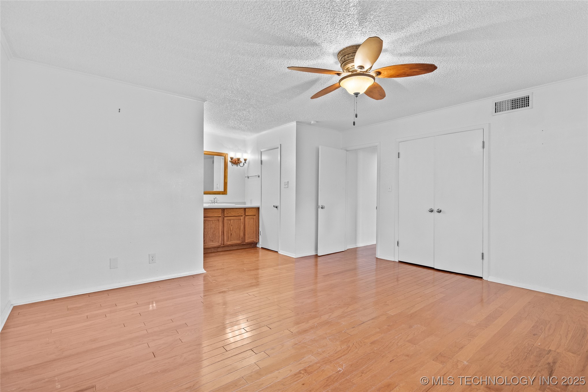 811 Rosewood Property Photo 24