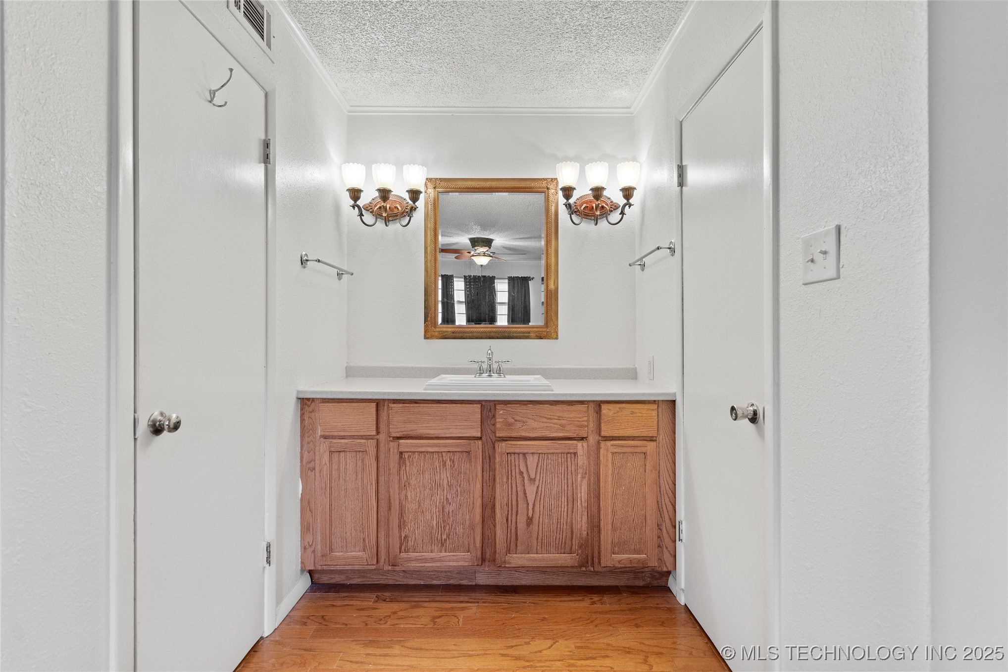 811 Rosewood Property Photo 29