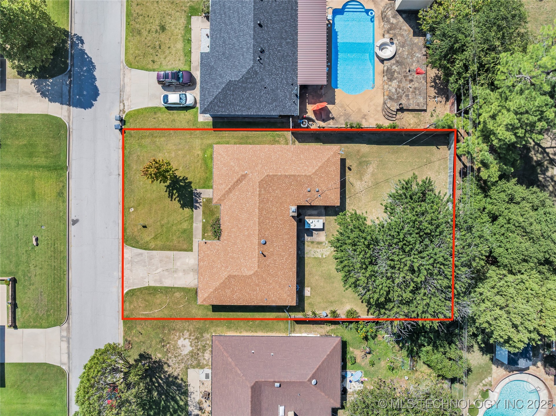 811 Rosewood Property Photo 32