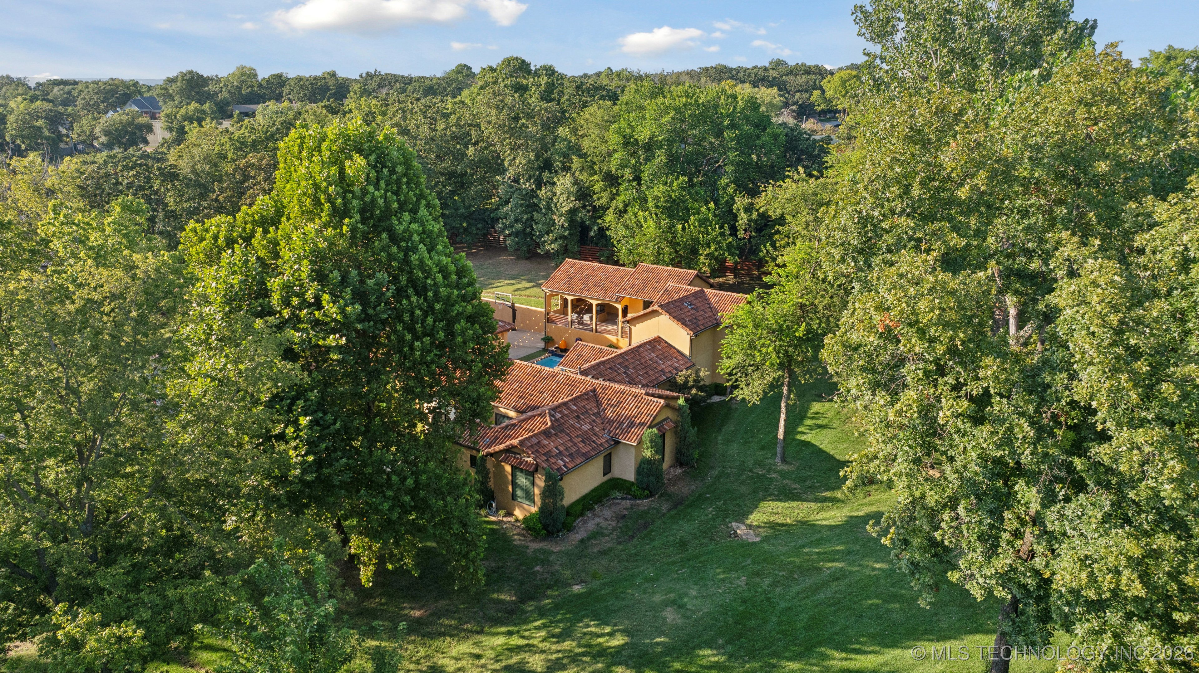 2869 E 72nd Street Property Photo 10