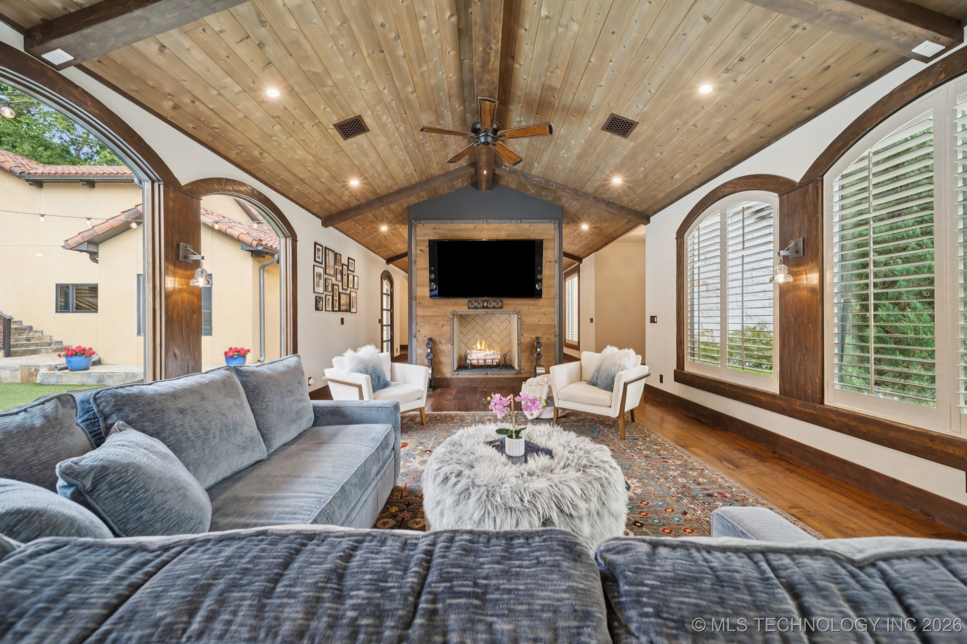 2869 E 72nd Street Property Photo 18