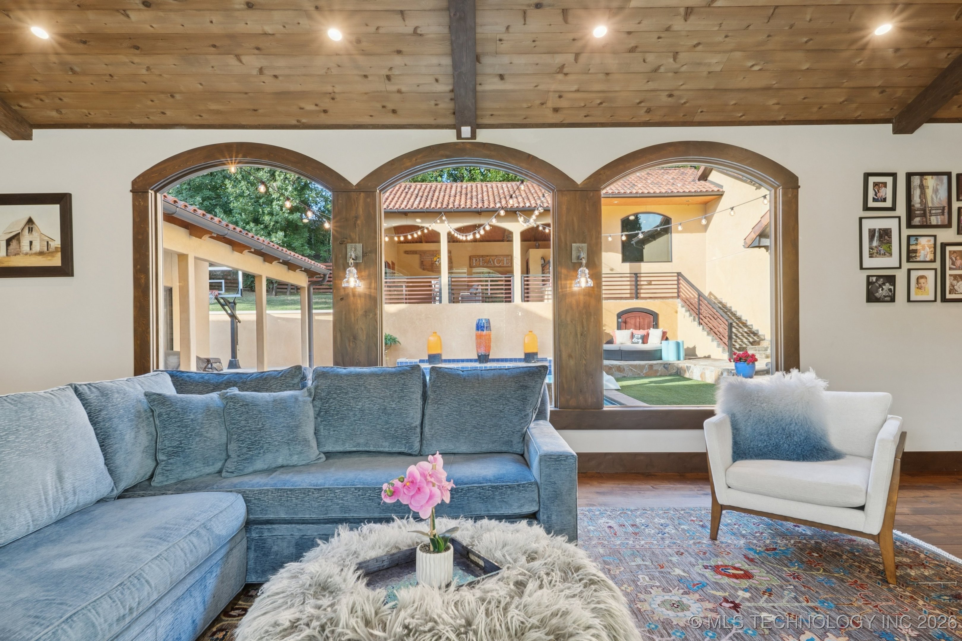 2869 E 72nd Street Property Photo 19