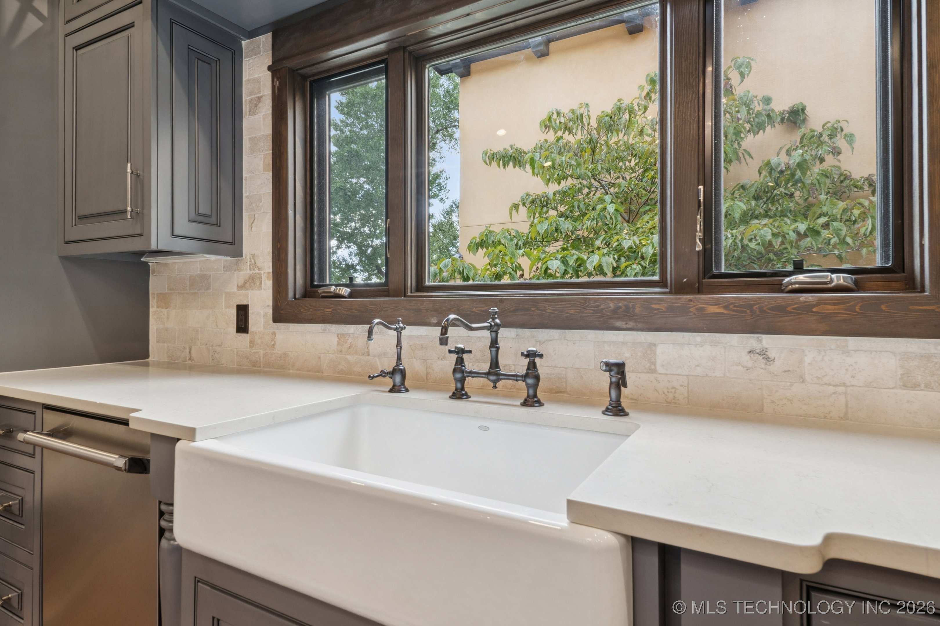 2869 E 72nd Street Property Photo 34